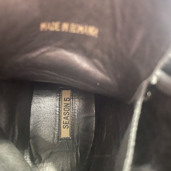 Previously used Yeezy boots season 5 main image 10